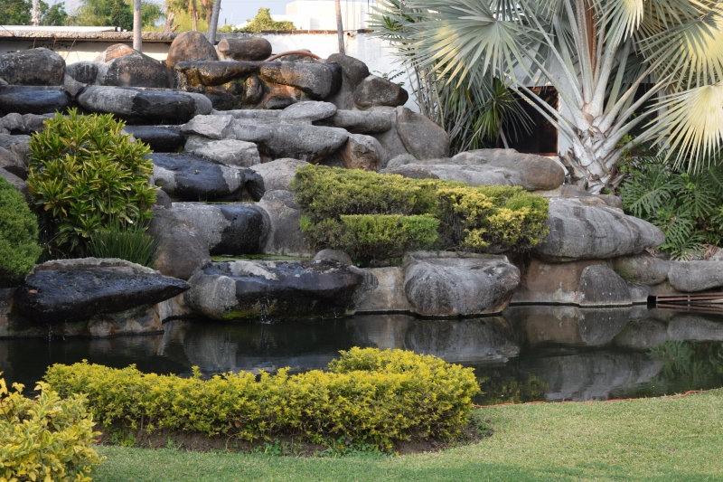 paysagiste-LE CASTELLET-min_garden-green-rock-natural-landscape-wall-grass-1613997-pxhere.com